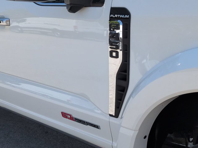 Certified 2025 Ford F450 Platinum w/ Platinum Plus Package AWD/4WD image 14