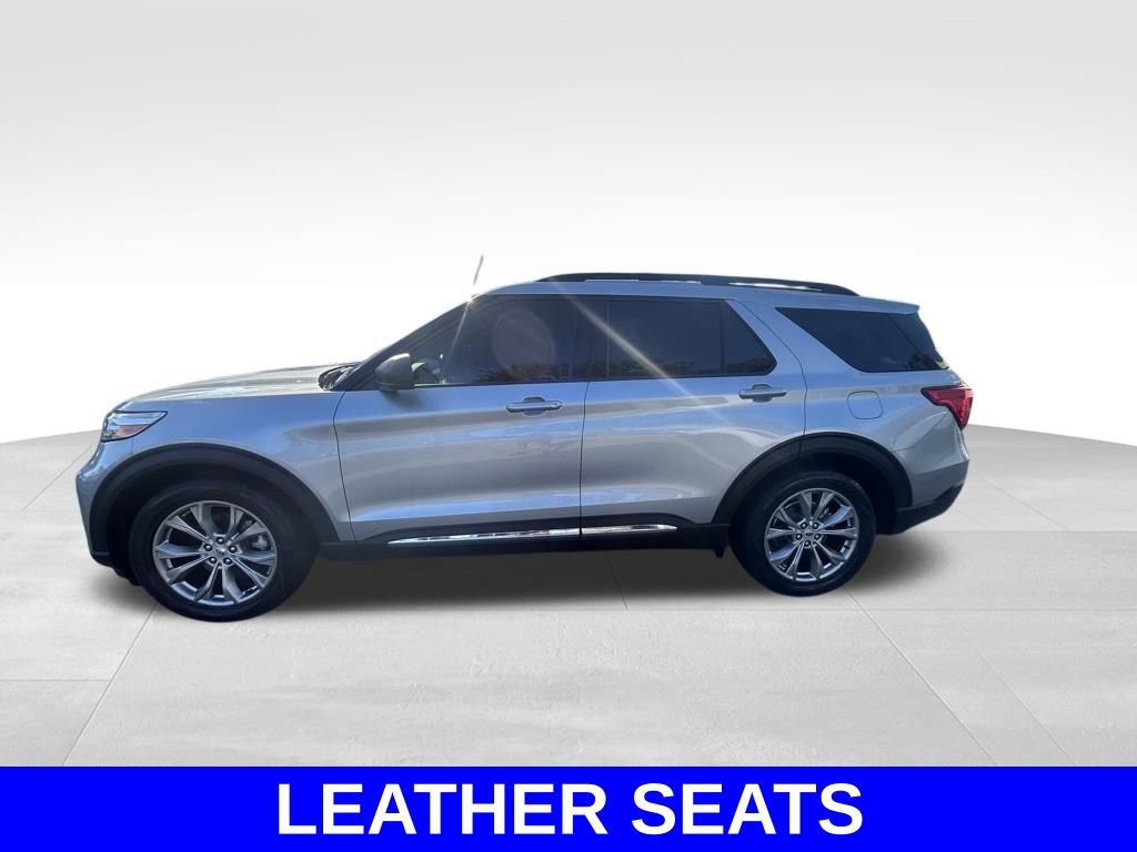 Certified 2022 Ford Explorer XLT w/ Equipment Group 202A image 8