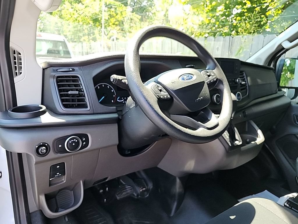 Certified 2025 Ford Transit 250 Low Roof w/ Exterior Upgrade Package RWD image 7
