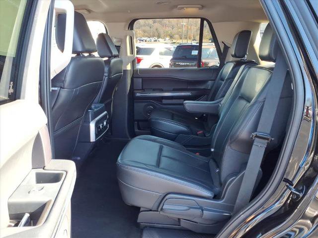 Certified 2024 Ford Expedition XLT image 5