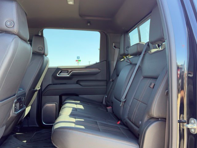 Used 2023 Chevrolet Silverado 1500 High Country w/ Technology Package AWD/4WD image 23