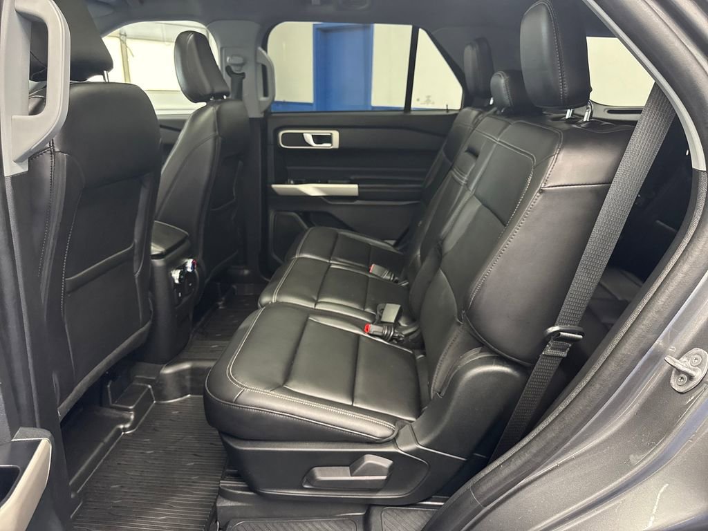 Certified 2023 Ford Explorer XLT w/ Equipment Group 202A AWD/4WD image 29