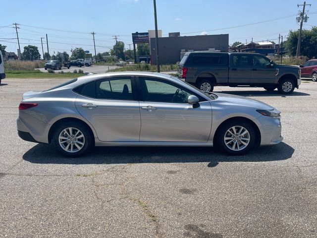 Used 2025 Toyota Camry LE FWD image 4