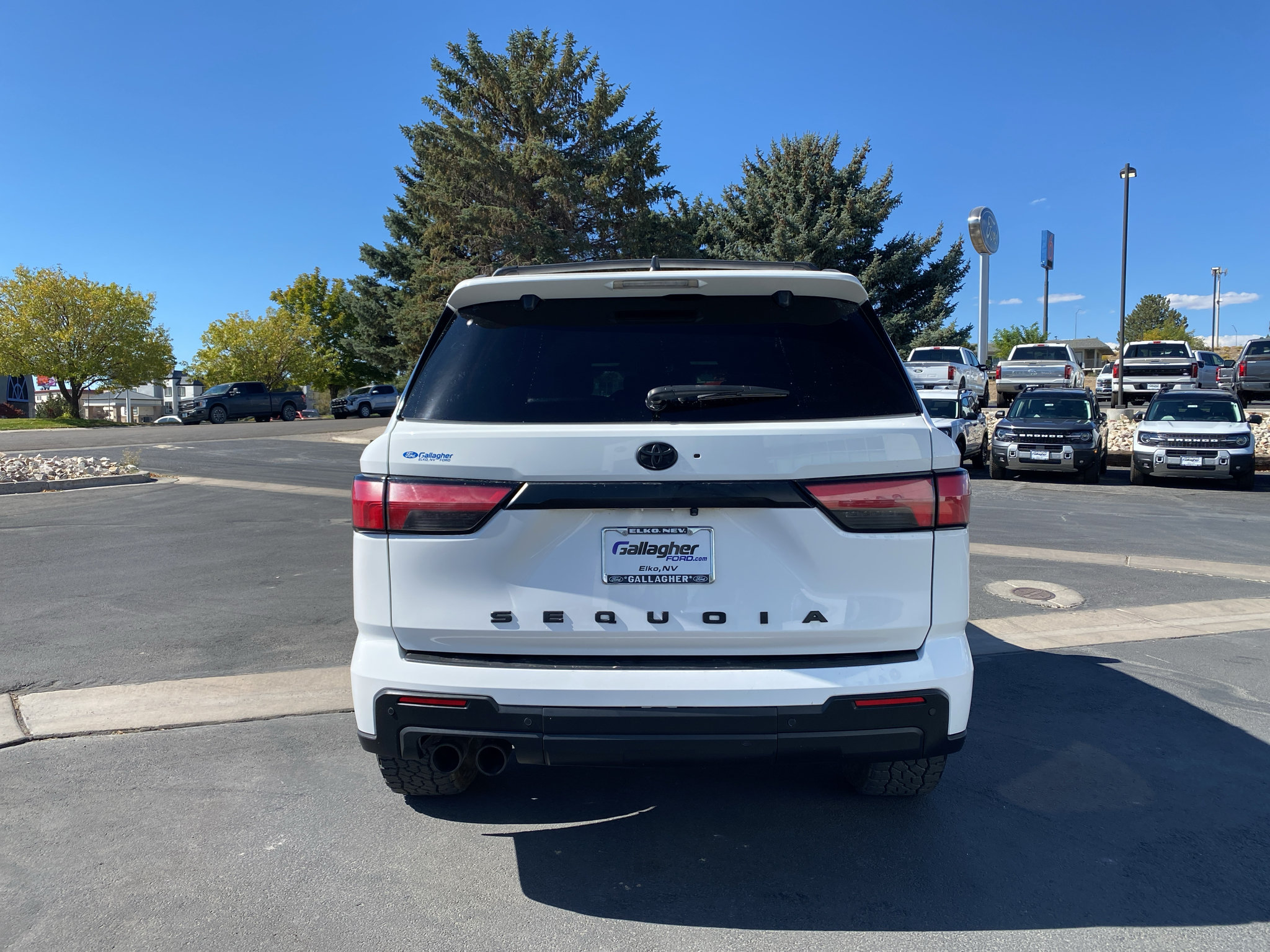 Used 2024 Toyota Sequoia TRD Pro AWD/4WD image 28