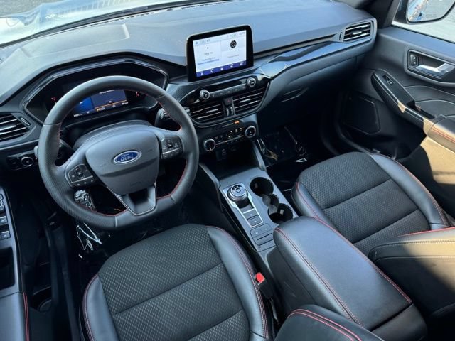 Certified 2025 Ford Escape ST-Line Select AWD/4WD image 10