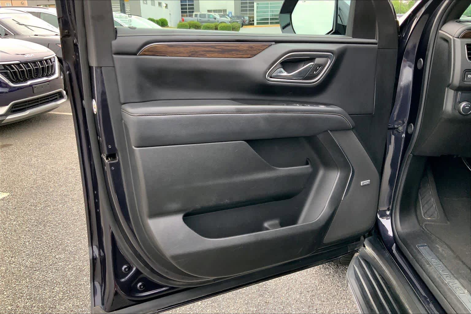 Used 2024 Chevrolet Tahoe Premier RWD image 20