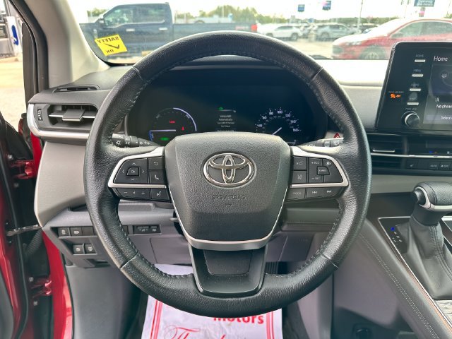 Used 2022 Toyota Sienna XLE FWD image 20