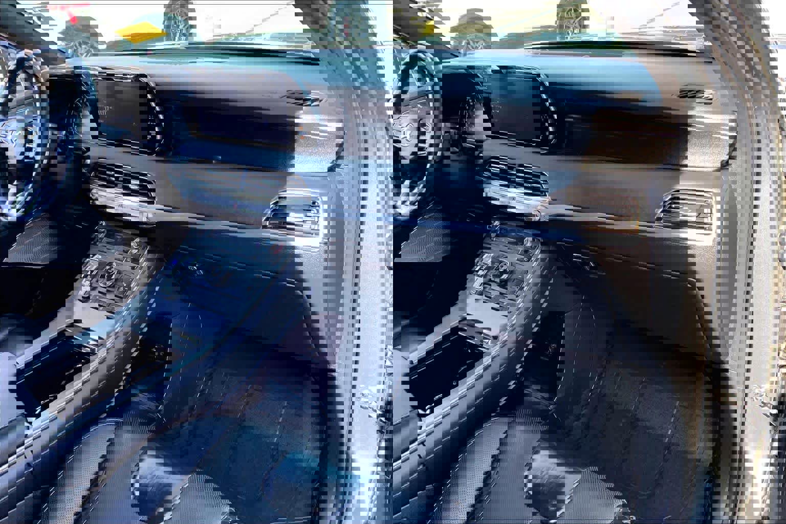 Used 2022 Hyundai Palisade Calligraphy image 16