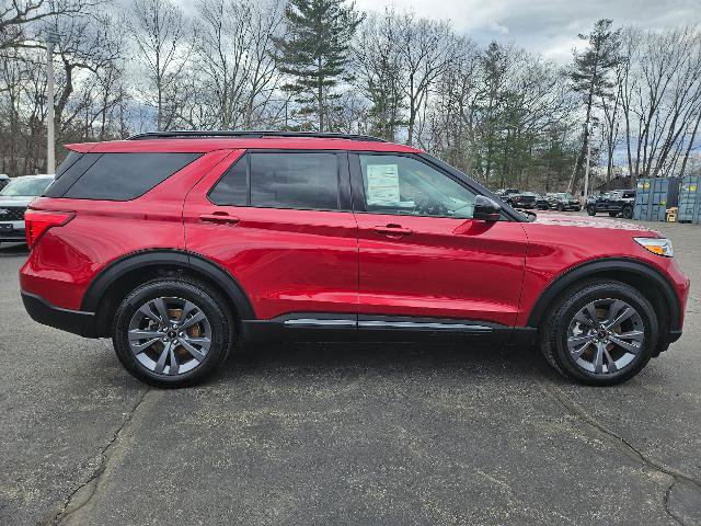 Certified 2024 Ford Explorer XLT w/ Equipment Group 202A AWD/4WD image 4