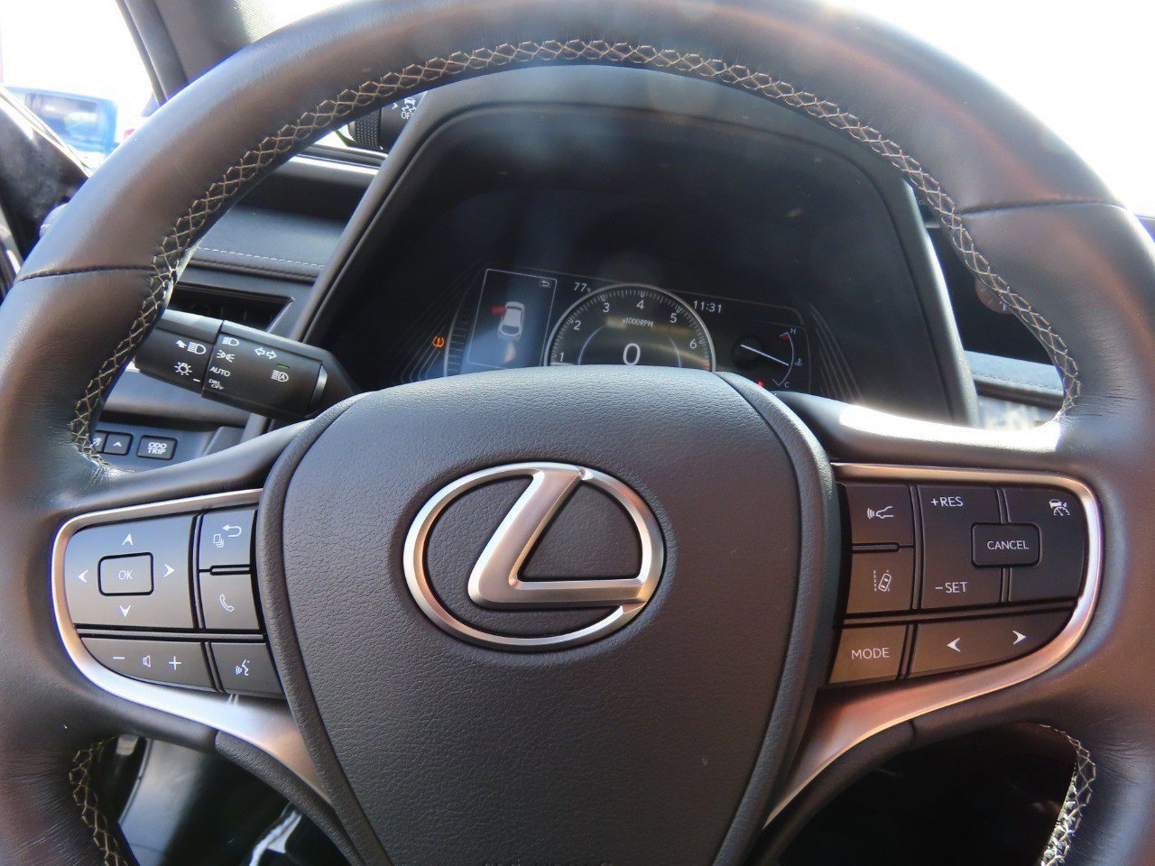 Used 2019 Lexus UX 200 image 28