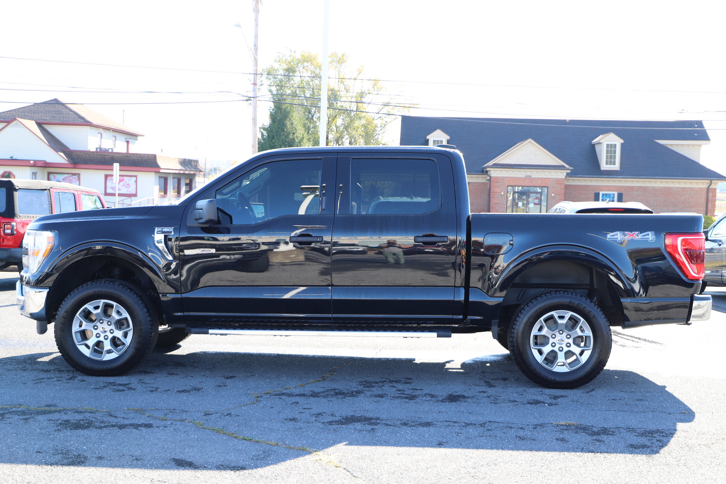 Certified 2022 Ford F150 XLT w/ Equipment Group 301A Mid image 4
