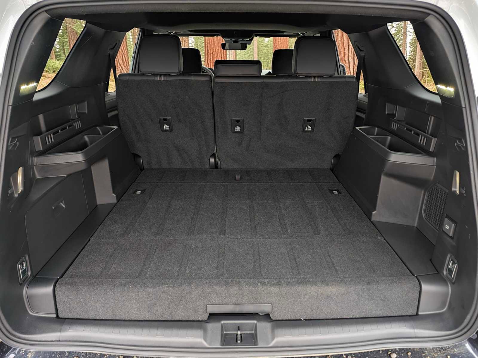 Used 2025 Toyota 4Runner Limited AWD/4WD image 36