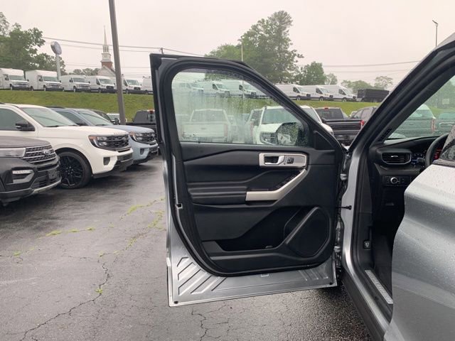 Certified 2022 Ford Explorer Limited w/ Equipment Group 301A RWD image 22