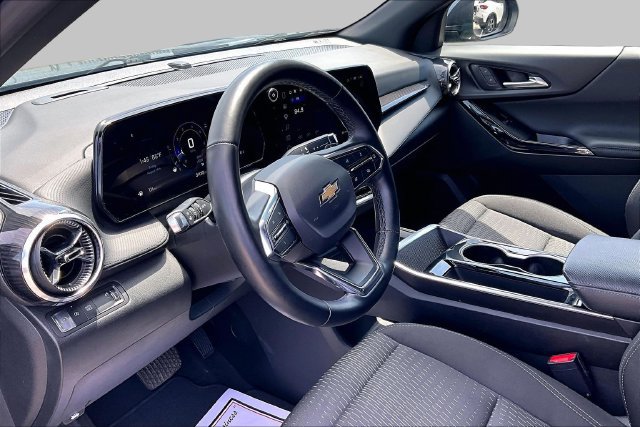 Used 2025 Chevrolet Equinox LT FWD image 14