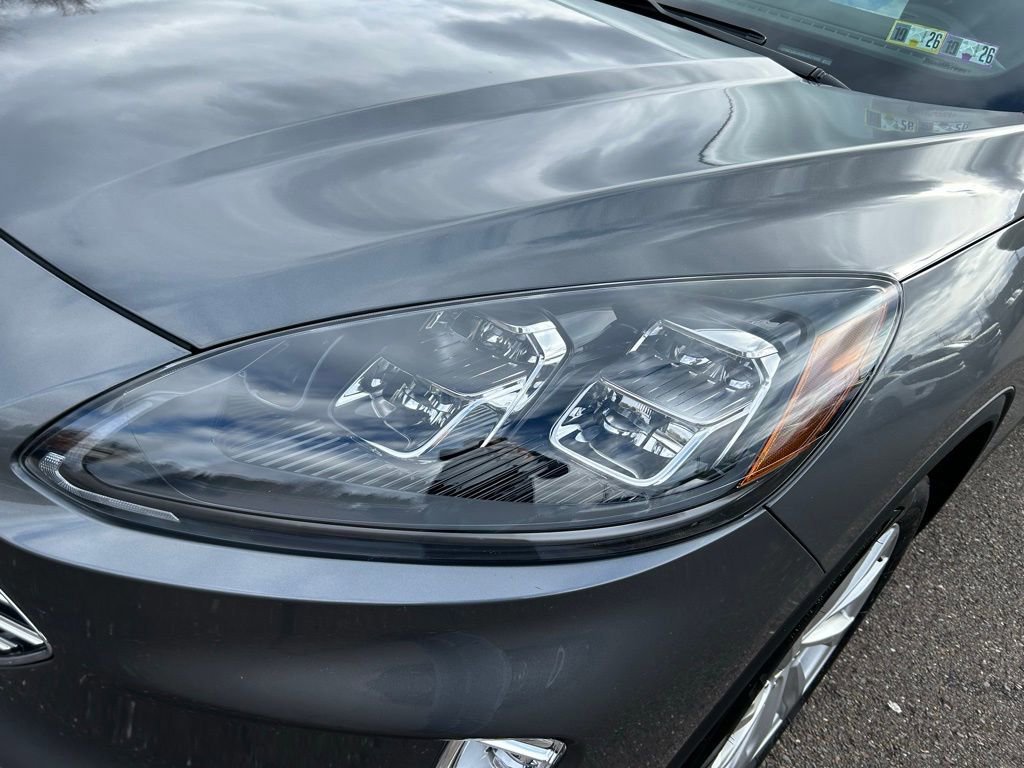 Certified 2022 Ford Escape Titanium w/ Titanium Elite Package image 35