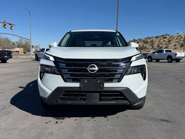Used 2025 Nissan Rogue SV AWD/4WD image 2