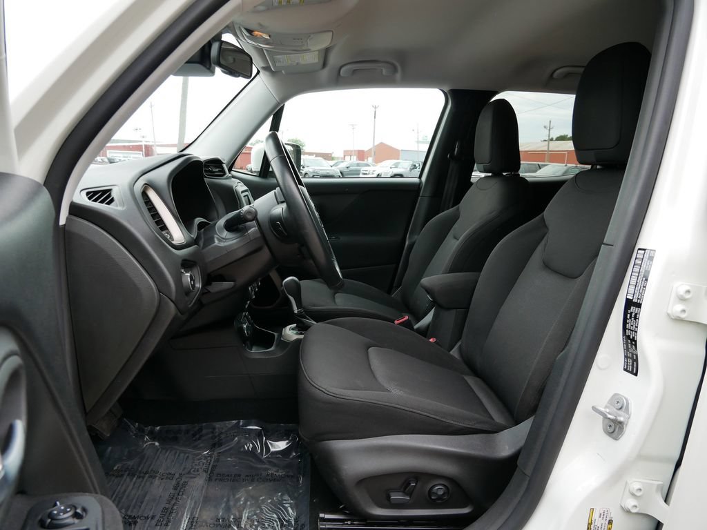 Used 2017 Jeep Renegade Latitude w/ Popular Equipment Group AWD/4WD image 14