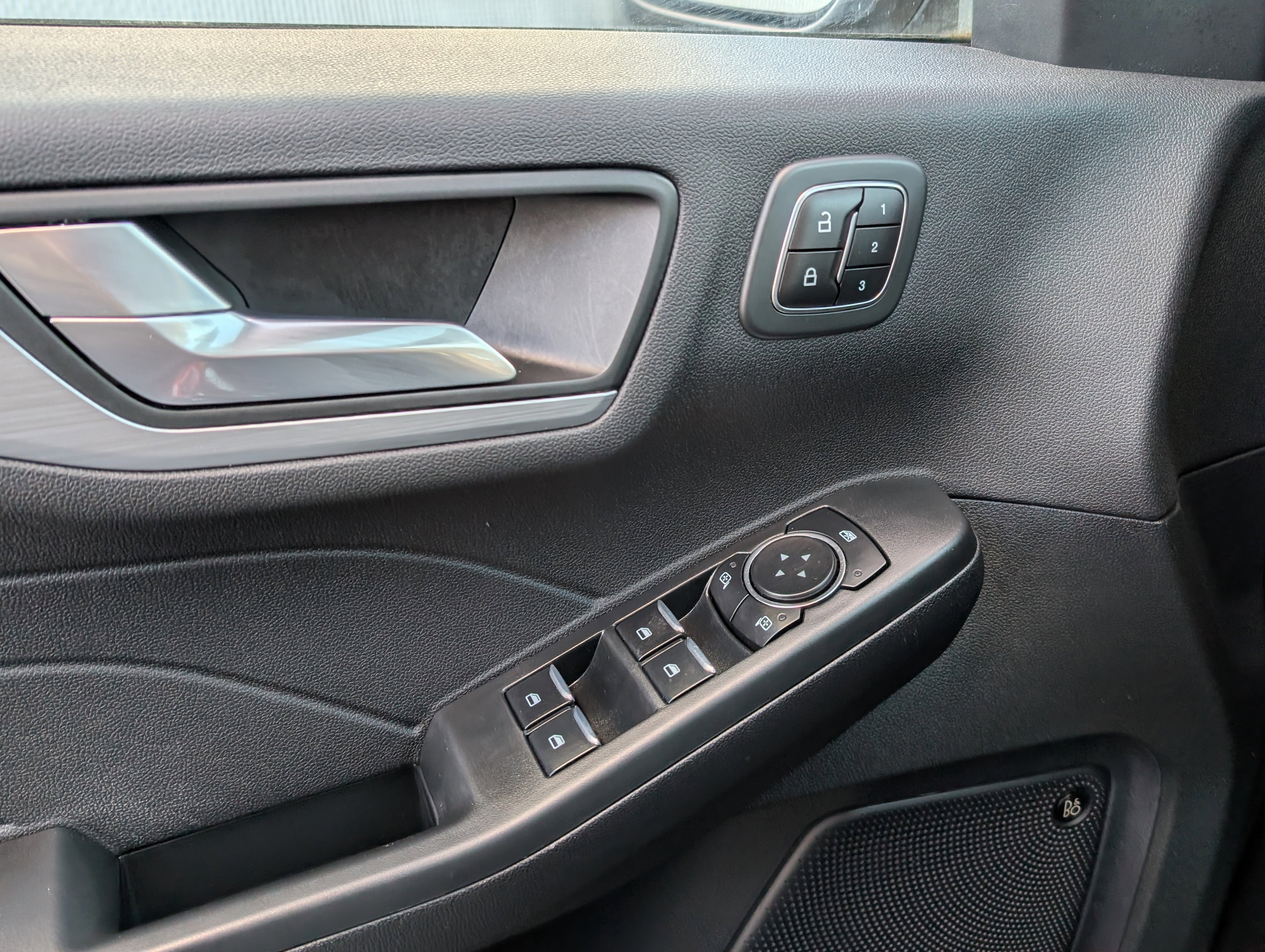 Certified 2023 Ford Escape SE w/ PHEV Premium Package image 21