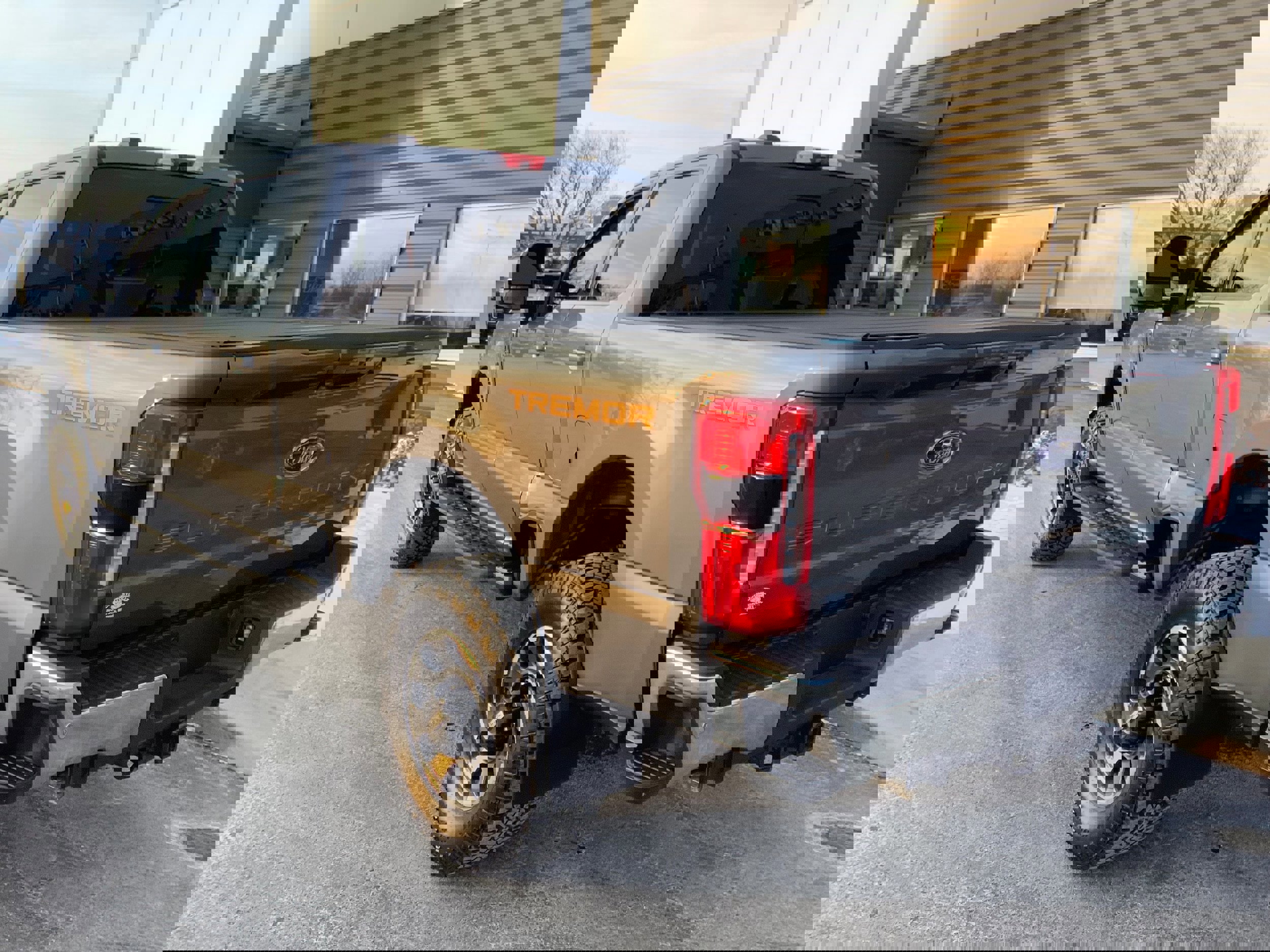 Certified 2023 Ford F250 Lariat w/ Lariat Ultimate Package image 3