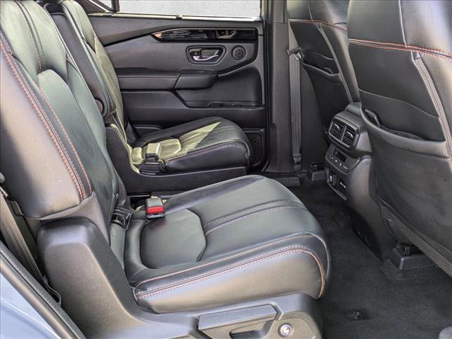 Used 2024 Honda Pilot TrailSport image 17