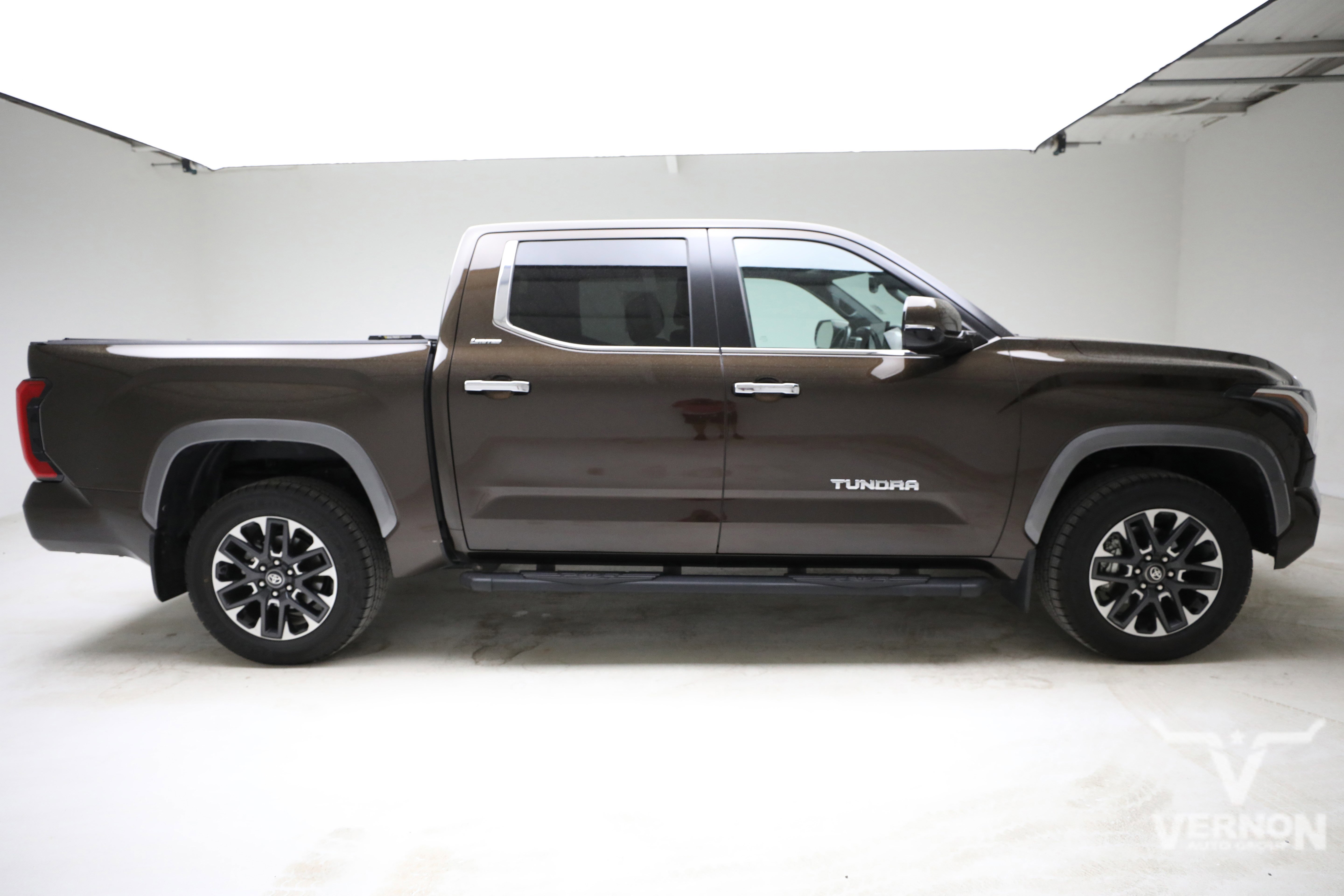 Used 2025 Toyota Tundra Limited w/ Power Package AWD/4WD image 6