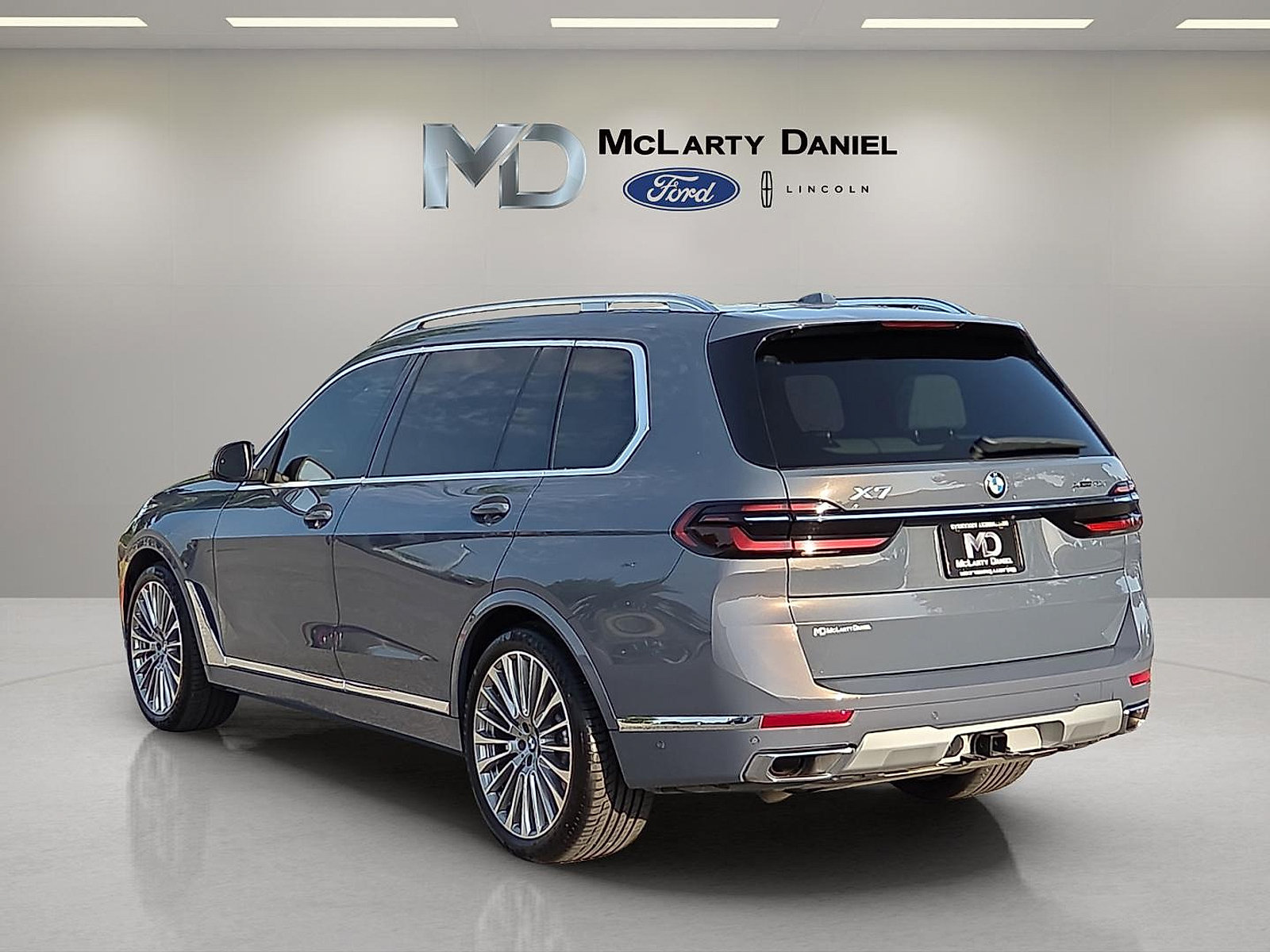 Used 2024 BMW X7 xDrive40i AWD/4WD image 4