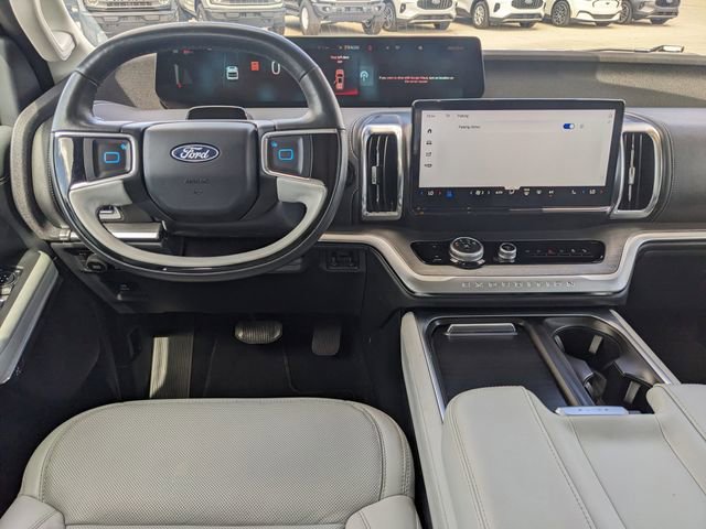 Certified 2025 Ford Expedition Max Platinum w/ Driver's Package AWD/4WD image 16