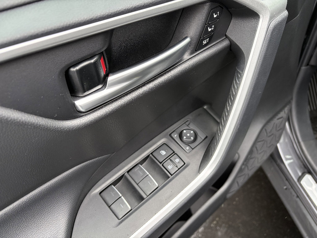 Used 2025 Toyota RAV4 XLE Premium w/ Weather Package AWD/4WD image 16