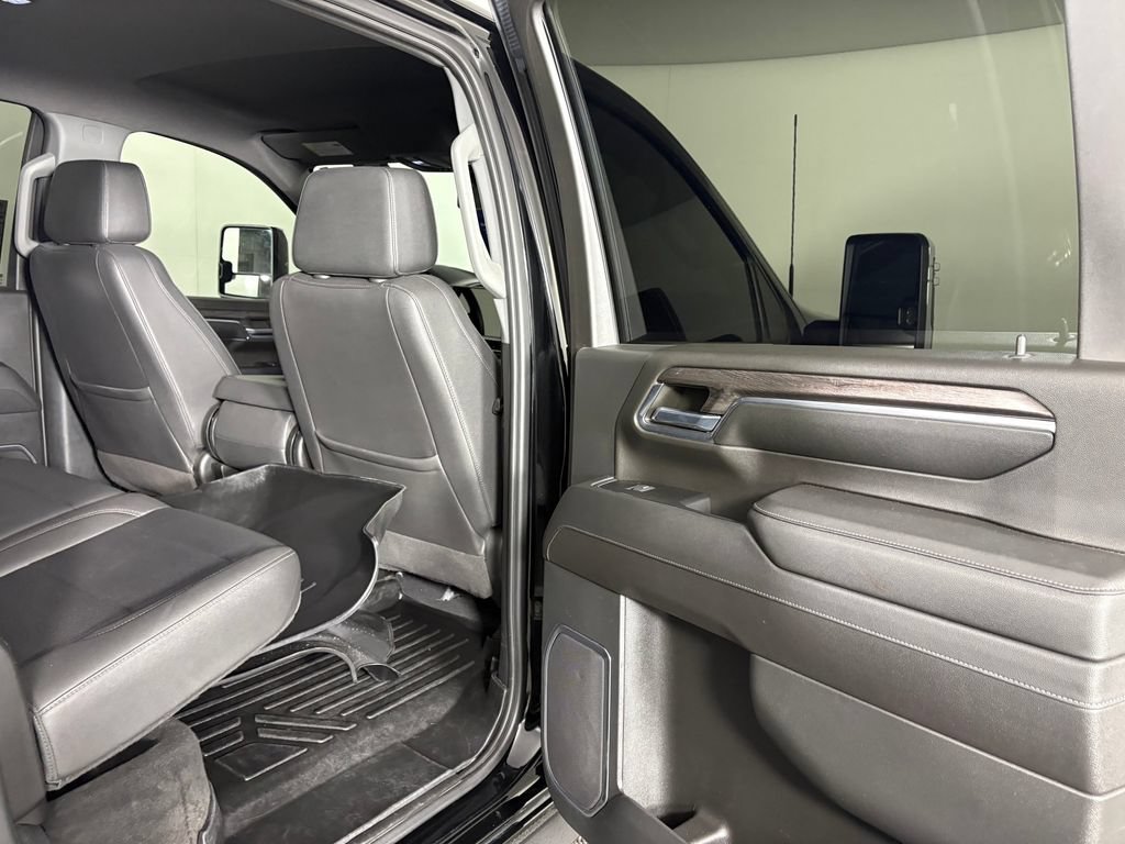 Used 2024 Chevrolet Silverado 2500 LTZ AWD/4WD image 32