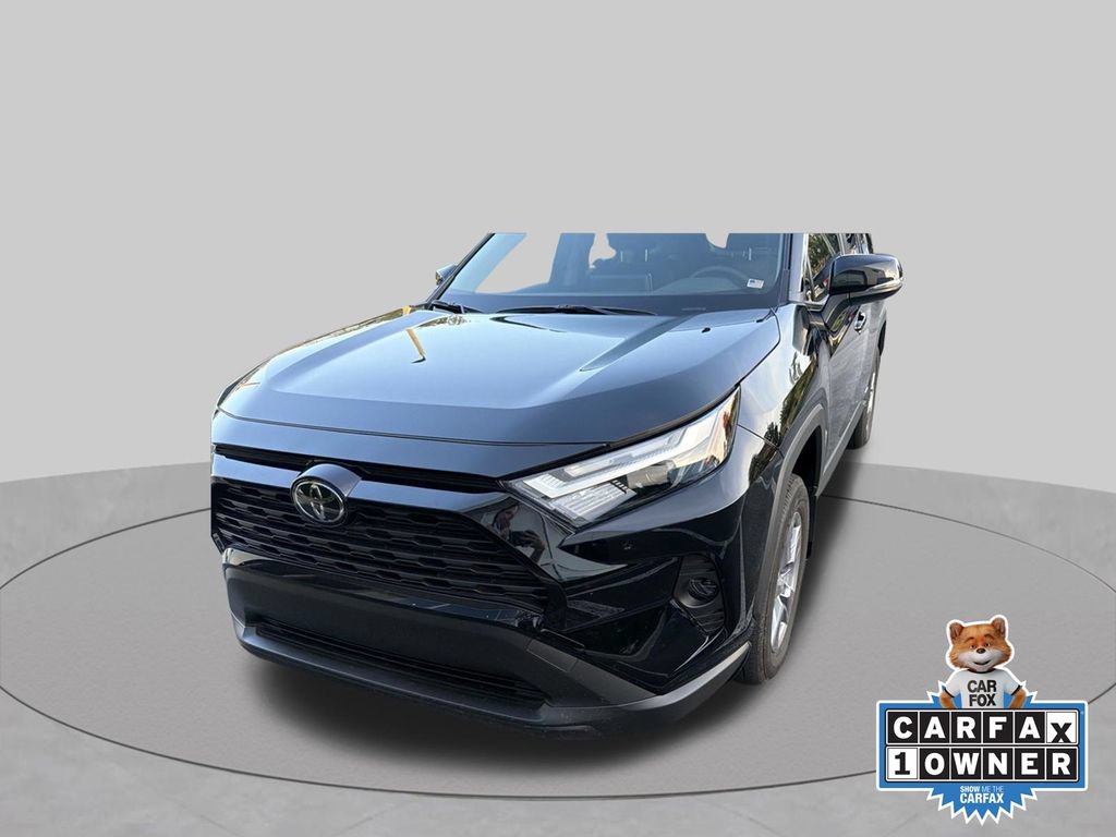 Used 2025 Toyota RAV4 XLE AWD/4WD image 1