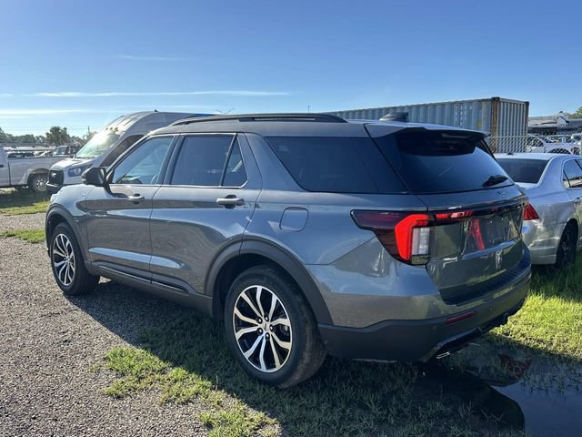 Certified 2025 Ford Explorer ST-Line AWD/4WD image 9