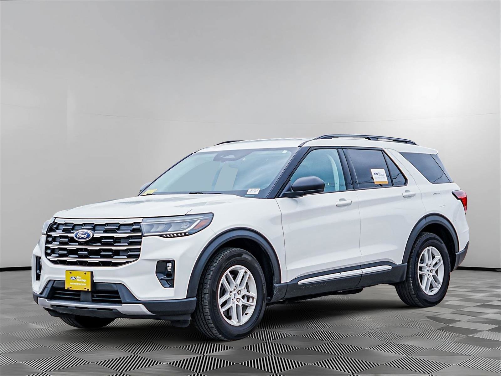 Certified 2025 Ford Explorer Active w/ Active Comfort Package RWD image 9
