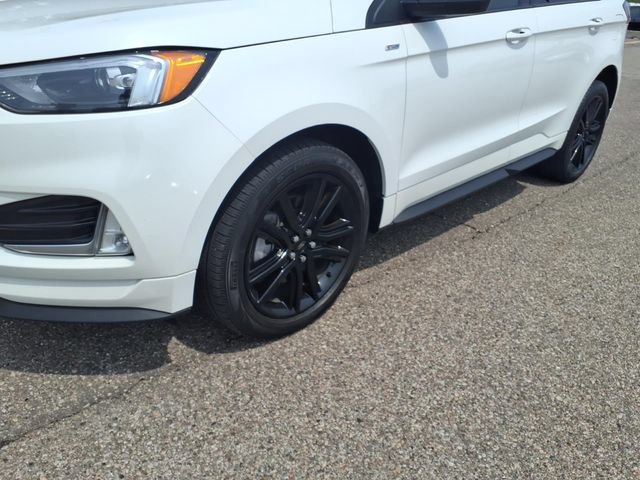 Certified 2022 Ford Edge ST-Line AWD/4WD image 4