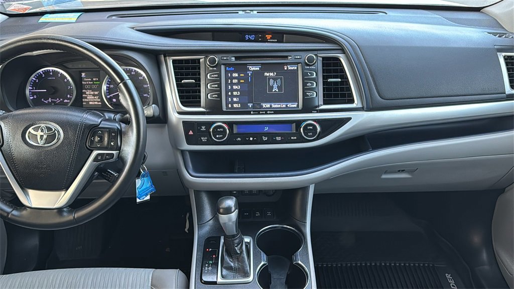 Used 2018 Toyota Highlander Plus image 9