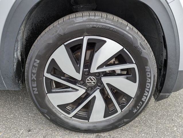 Used 2024 Volkswagen Atlas SE FWD image 11