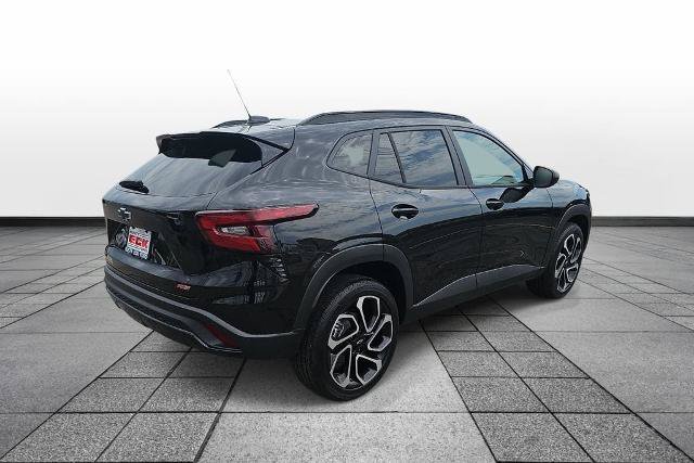 Used 2026 Chevrolet Trax RS FWD image 5