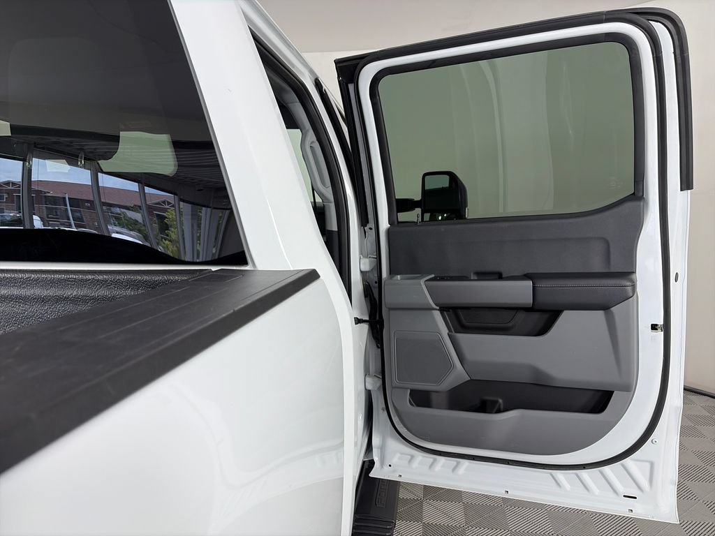 Certified 2025 Ford F250 XLT AWD/4WD image 27