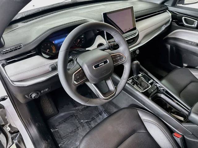 Used 2024 Jeep Compass Limited AWD/4WD image 2
