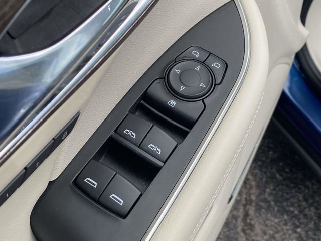 Used 2023 Buick Envision Avenir image 22