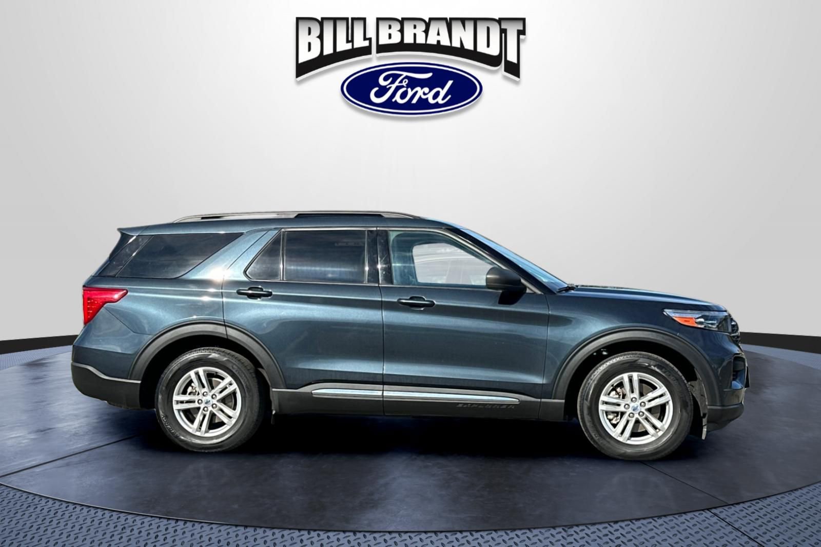 Certified 2022 Ford Explorer XLT RWD image 2