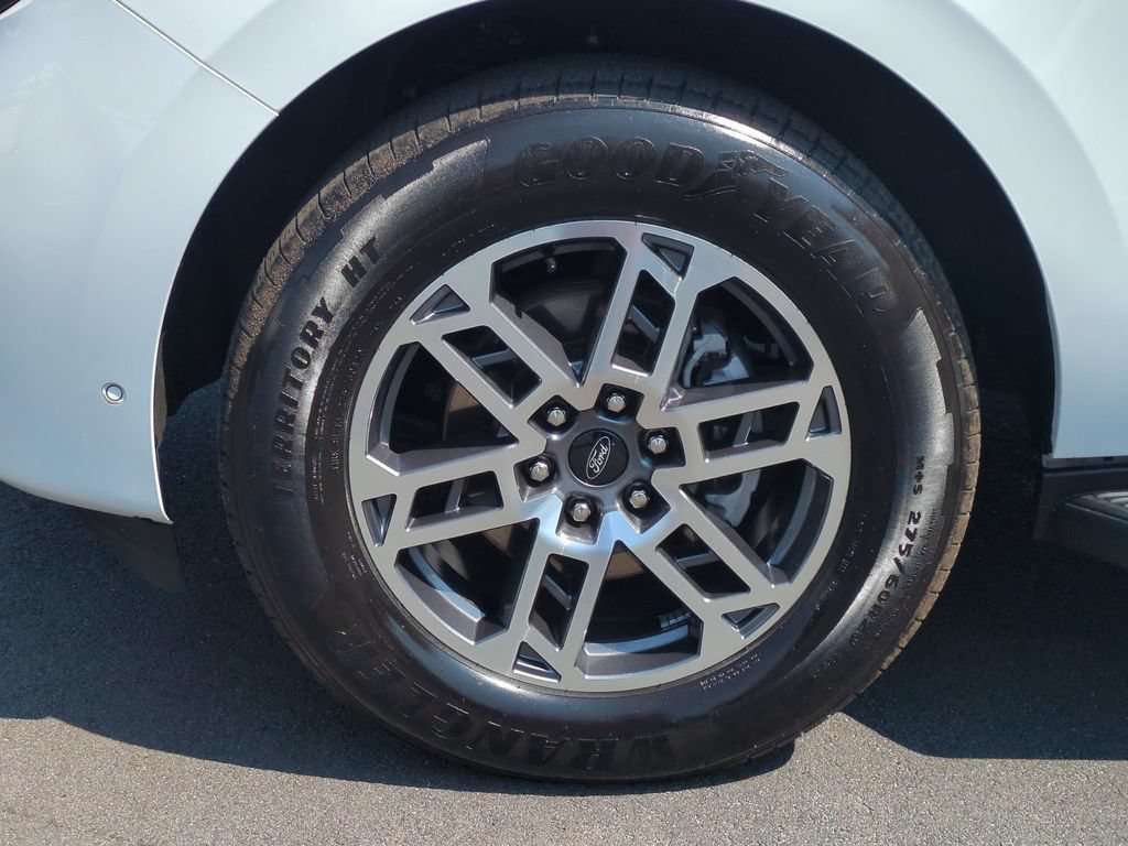 Certified 2025 Ford Expedition Active RWD image 28