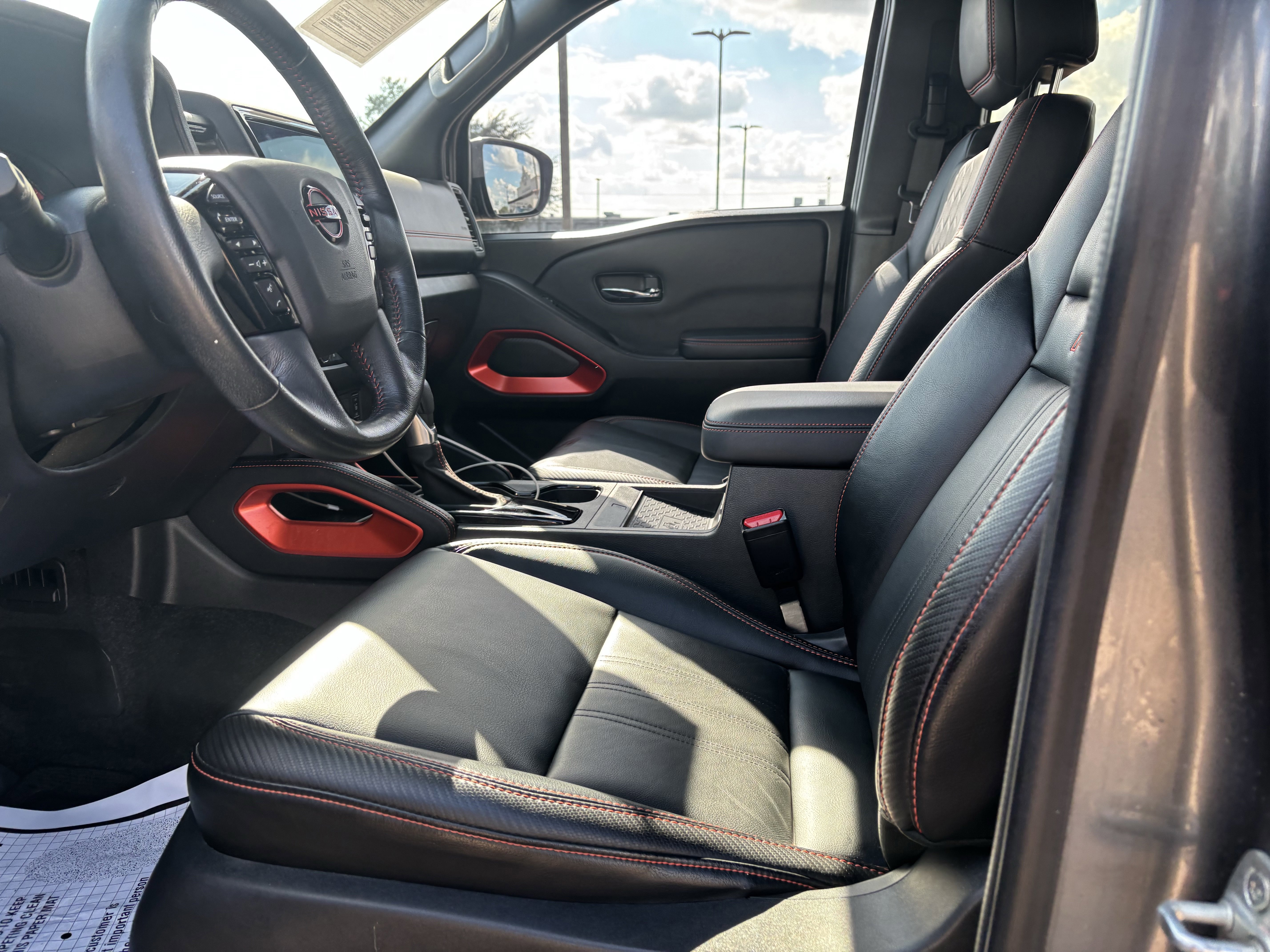 Used 2023 Nissan Frontier Pro-X w/ Pro-X Premium Package image 9