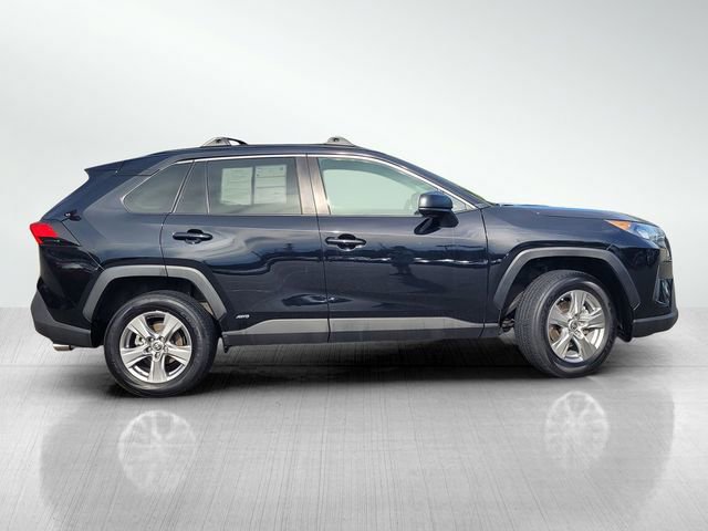 Used 2022 Toyota RAV4 LE image 2