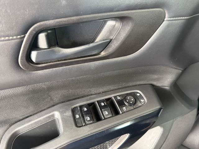 Used 2023 Nissan Pathfinder S FWD image 20