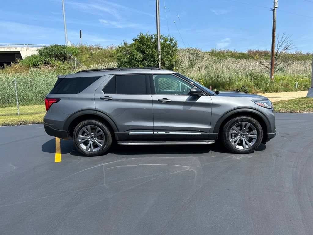Certified 2025 Ford Explorer Active w/ Active Comfort Package AWD/4WD image 6