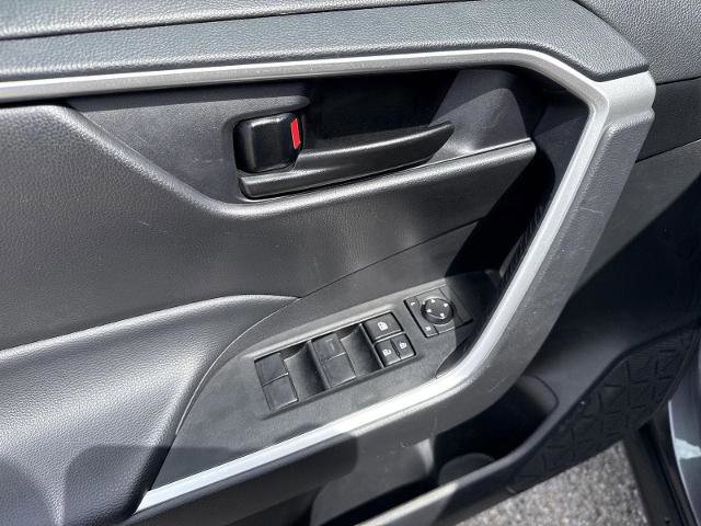 Used 2024 Toyota RAV4 LE AWD/4WD image 25