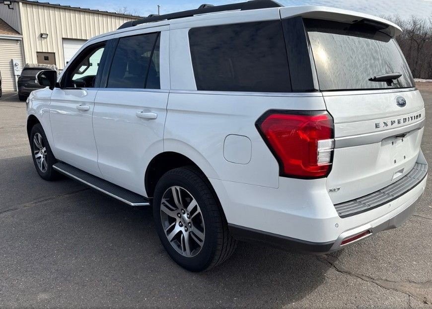 Certified 2022 Ford Expedition XLT image 4