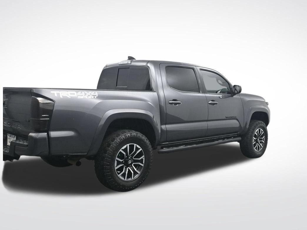 Used 2022 Toyota Tacoma TRD Sport w/ Technology Package AWD/4WD image 6