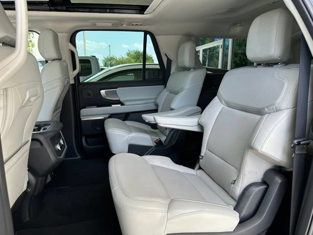 Certified 2025 Ford Expedition Max Platinum w/ Driver's Package AWD/4WD image 16