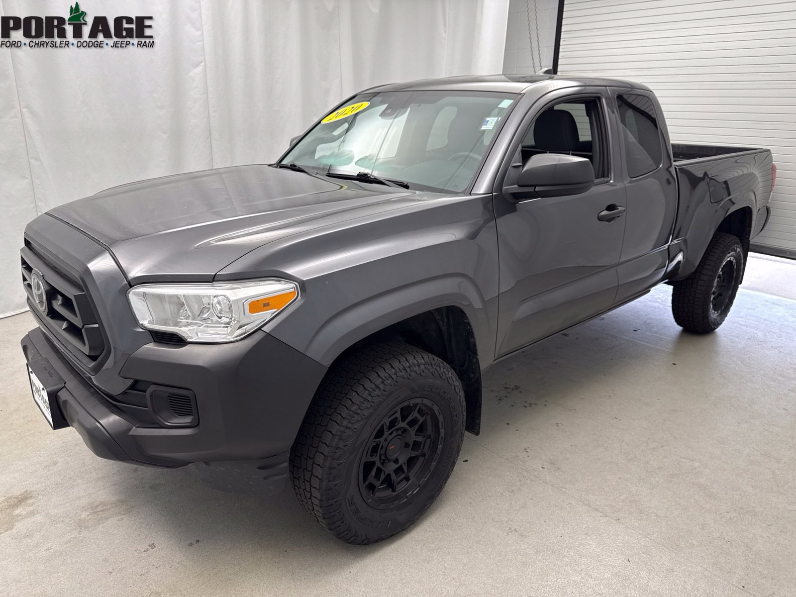 Used 2020 Toyota Tacoma SR5 AWD/4WD image 5